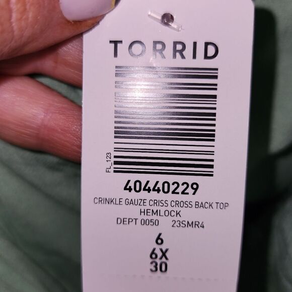 6X 30W Torrid Mint Washable Crinkle Gauze Criss Cross Back Top Stretch Lined NWT - Picture 6 of 7